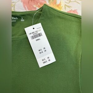 Abercrombie & Fitch Green Short Sleeve Tee
